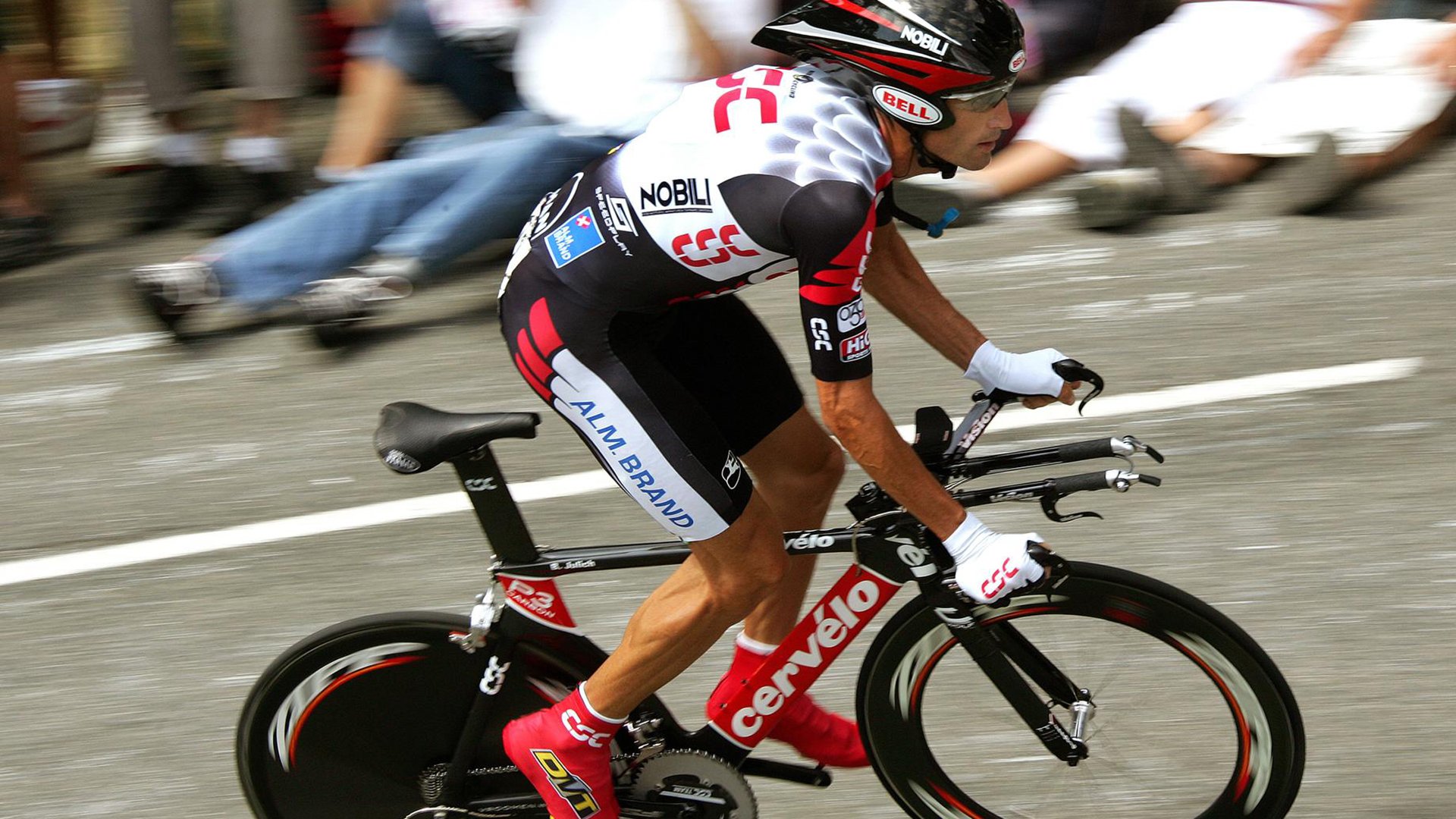 新闻中心举办产品发布会，产品新闻发布会视频